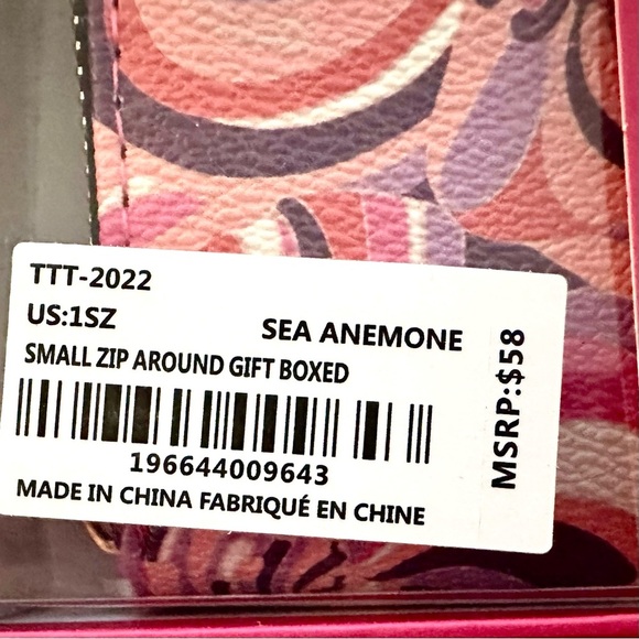 NWT Trina Turk Sea Anemone Multicolor Zip Around Wallet NEW IN GIFT BOX 🎁 - Picture 8 of 9